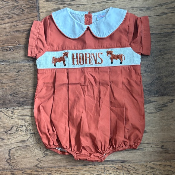 Ann & Reeves Other - Texas Longhorns Baby Romper
